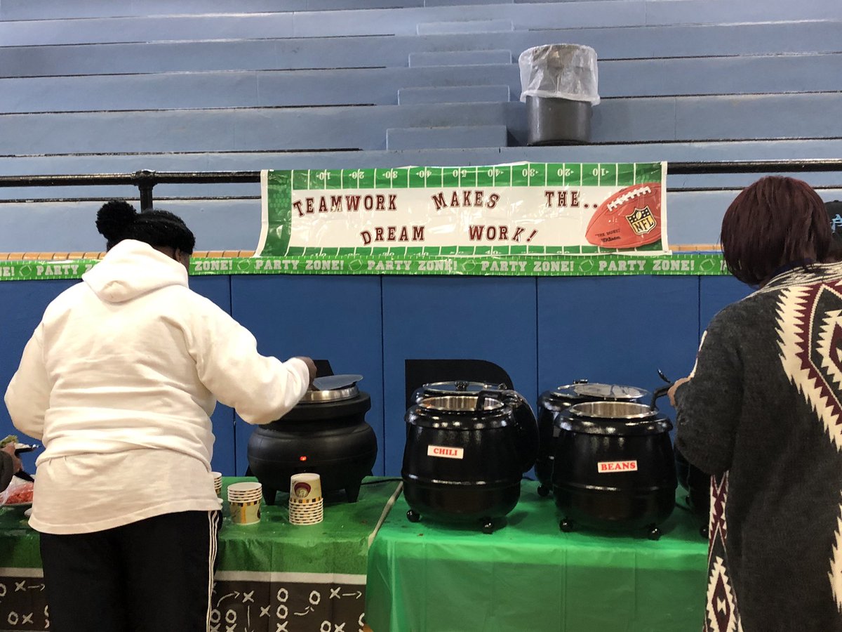 Asbury_ParkSD's tweet image. #MidYearConvocation Even lunch is #NextLevelAPSD @APSuperGray