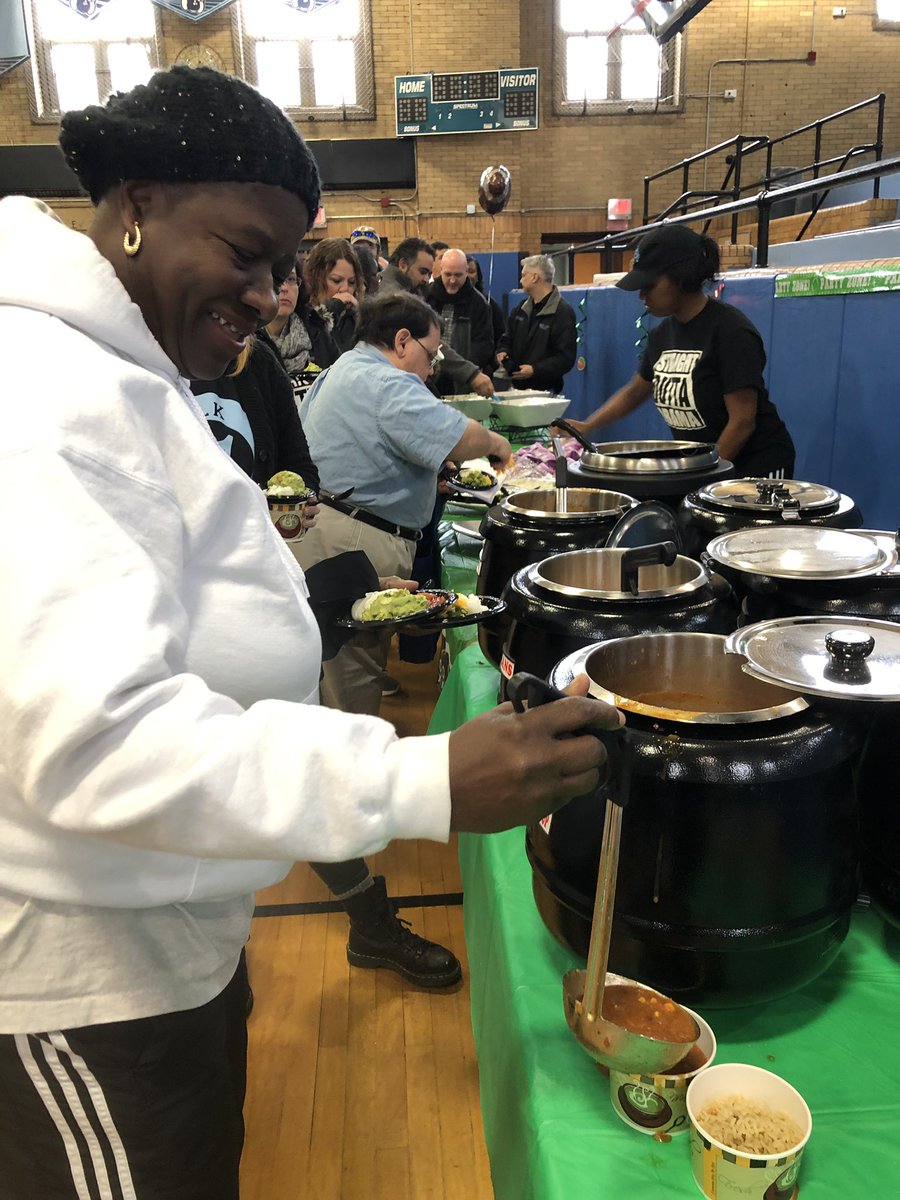 Asbury_ParkSD's tweet image. #MidYearConvocation Even lunch is #NextLevelAPSD @APSuperGray