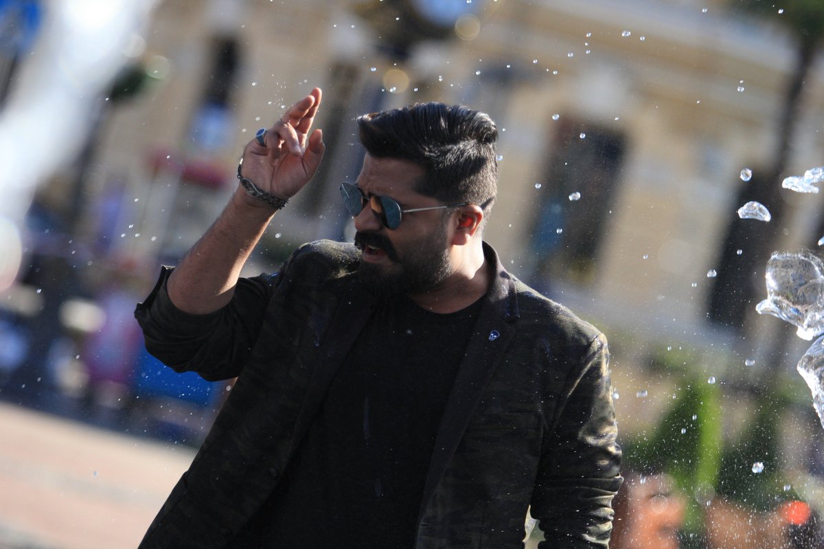kuraltv's tweet photo. STR In Vantha Rajavatha Varuvan HD Stills for Str fans
#VanthaRajavathaanVaruven #STRTheKing #VRV2ndSingle #VRVFromFeb1 #VRVMania #SundarCBonanza #Simbu @LycaProductions @hiphoptamizha Music #SundarCBonanza #STRTheKing #VangaMachanVanga Second Single Out https://t.co/ufKfiswfKZ https://t.co/yXiuL8QpIk