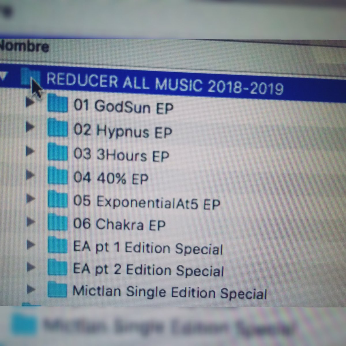 Endroi_Ex's tweet photo. Mis amigos muy atentos esta tarde en punto de las 4:00 pm yavqie regalaré a un afortunado toda la discografía de @Reducer_Recs 😮 https://t.co/ohRyGJpe5I