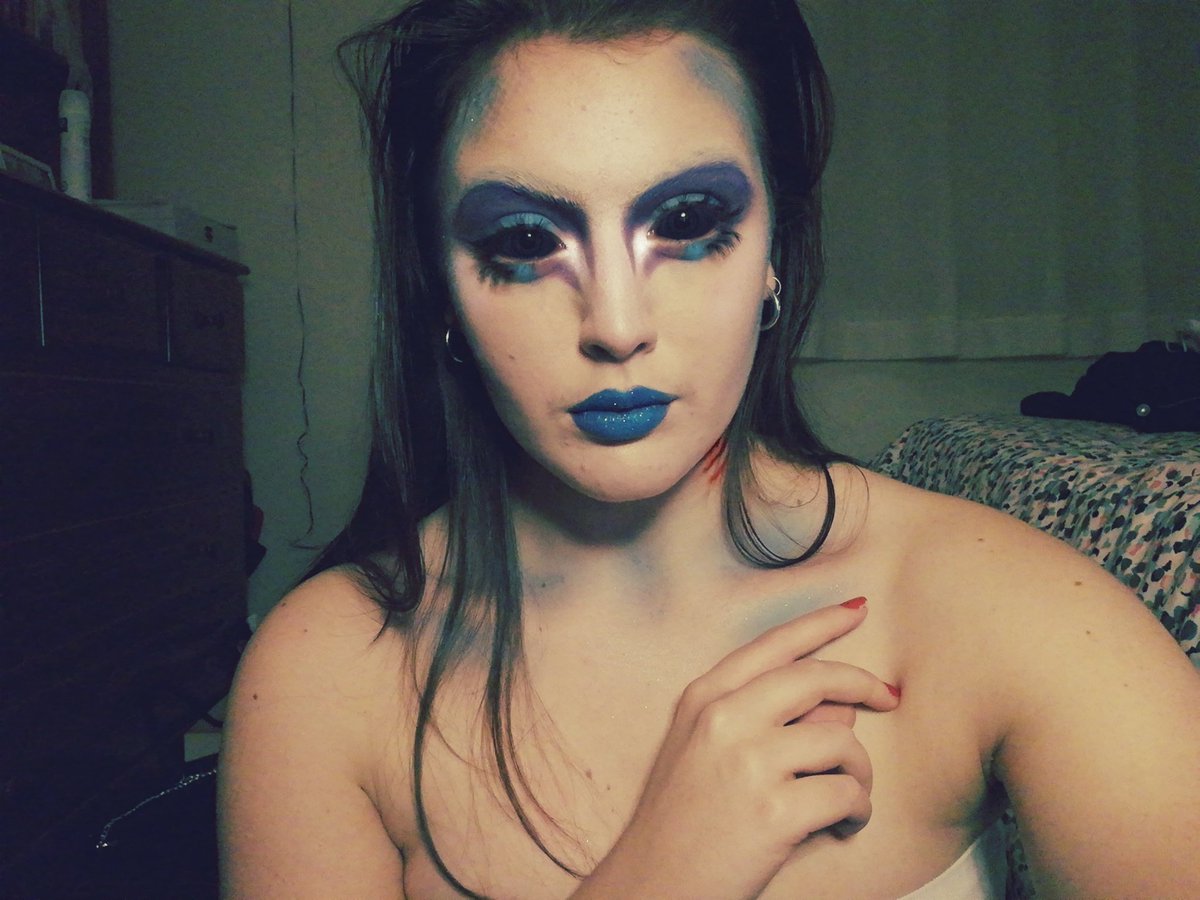 watercolour_mkp's tweet photo. "My demons tried to drown me, but they didn't know I could breath under water." ๐ง๐ปโโ๏ธ๐ #Mermaid #MUA #MakeupArtist #MakeupJunkie #LastOneOf2018 https://t.co/Wmh07SBXN7