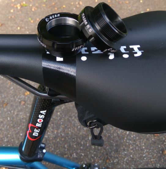 cbearcycling's tweet image. Same setup as  @israelcyclingacademy @derosa +#FSA, C-bear has a custom #ceramicbb ITA386 for u. #nocreak #noadapter #fitnforget.  📷 @noa_arnon . @benjefperry set up ready for KISS #SuperLeague @GoZwift today. @yallaACADEMY #derosa #cbearcycling