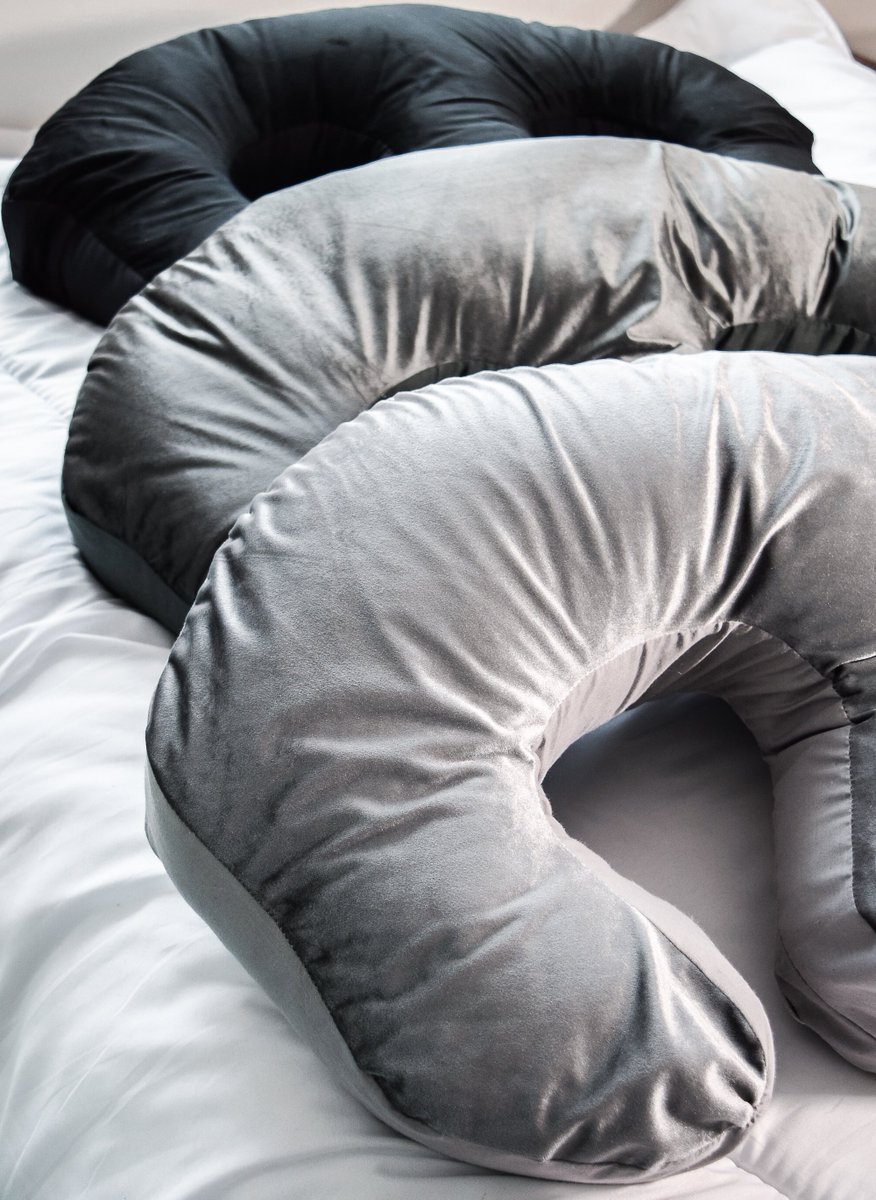 love2_sleep's tweet photo. NEW IN !!!

Check out our brand new twin feeding pillows in Silver, Grey and Black. They all have a super soft, elegant and removable velvet cover and are versatile enough to help provide many forms of support for you and your babies 😍❤️ #feedingpillow

https://t.co/AAhCtNZ7mV https://t.co/52f8TyzuIW