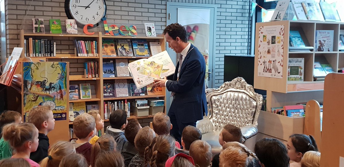 Nog een keer! Nog een keer! Dankbaar werk vanmorgen op basisschool <a href="/hetkofschip/">OBS Het Kofschip</a> in Zevenaar. #nationalevoorleesdagen