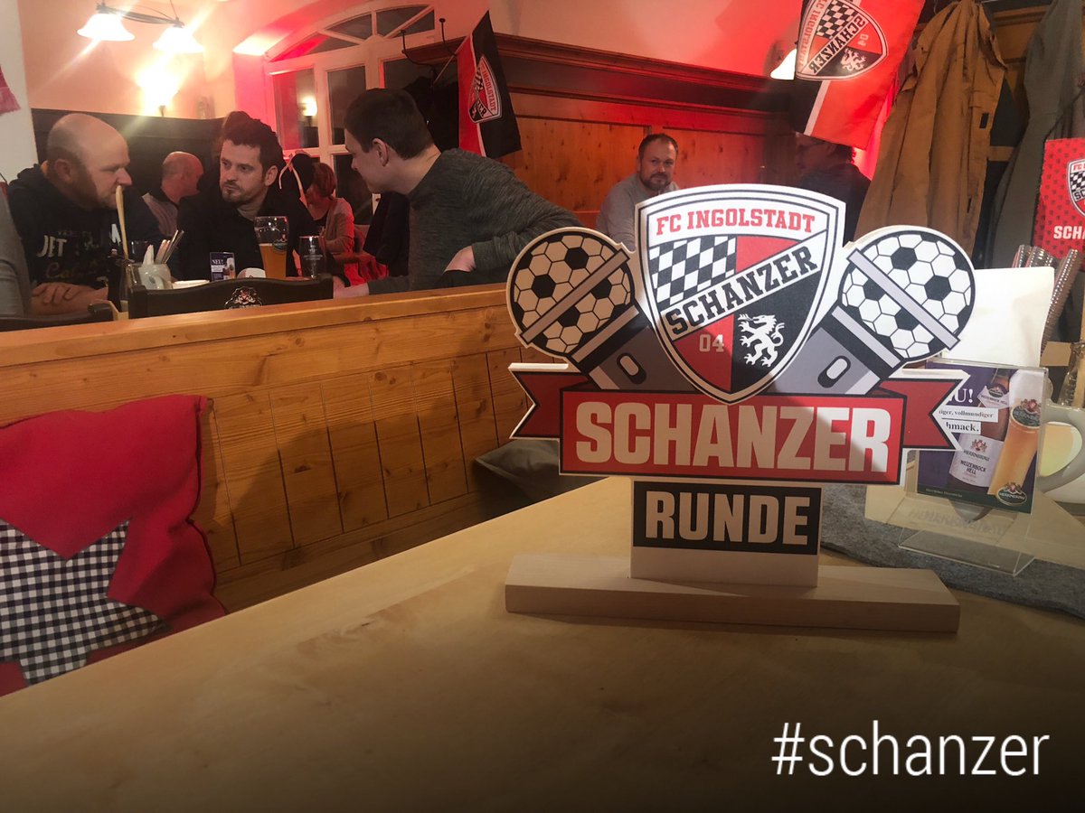 Schanzer's tweet photo. Los gehts mit der 2. gmiatlichen #Schanzer Runde des @donaukurier und #Herrnbräu im Gasthaus #Pfafflinger in Neuburg. Im Fokus heute: Die Jugendarbeit des FCI und der Audi Schanzer Fußballschule
🍻⚽️🥨 https://t.co/c067l0M4l0
