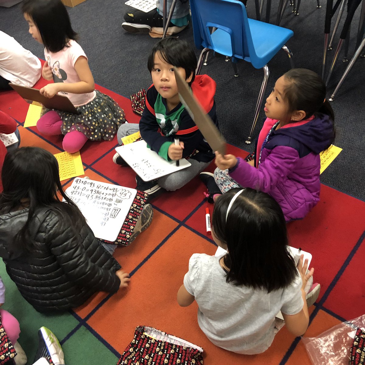 shelynsharks's tweet image. Ss in @HeidiGallegos19 create equations for the number of the day, 93. This is followed by using greater than and less than questioning on the 100s chart to determine the magic mental number. #numbersense #mathroutines #WeAreRUSD @rusdkids