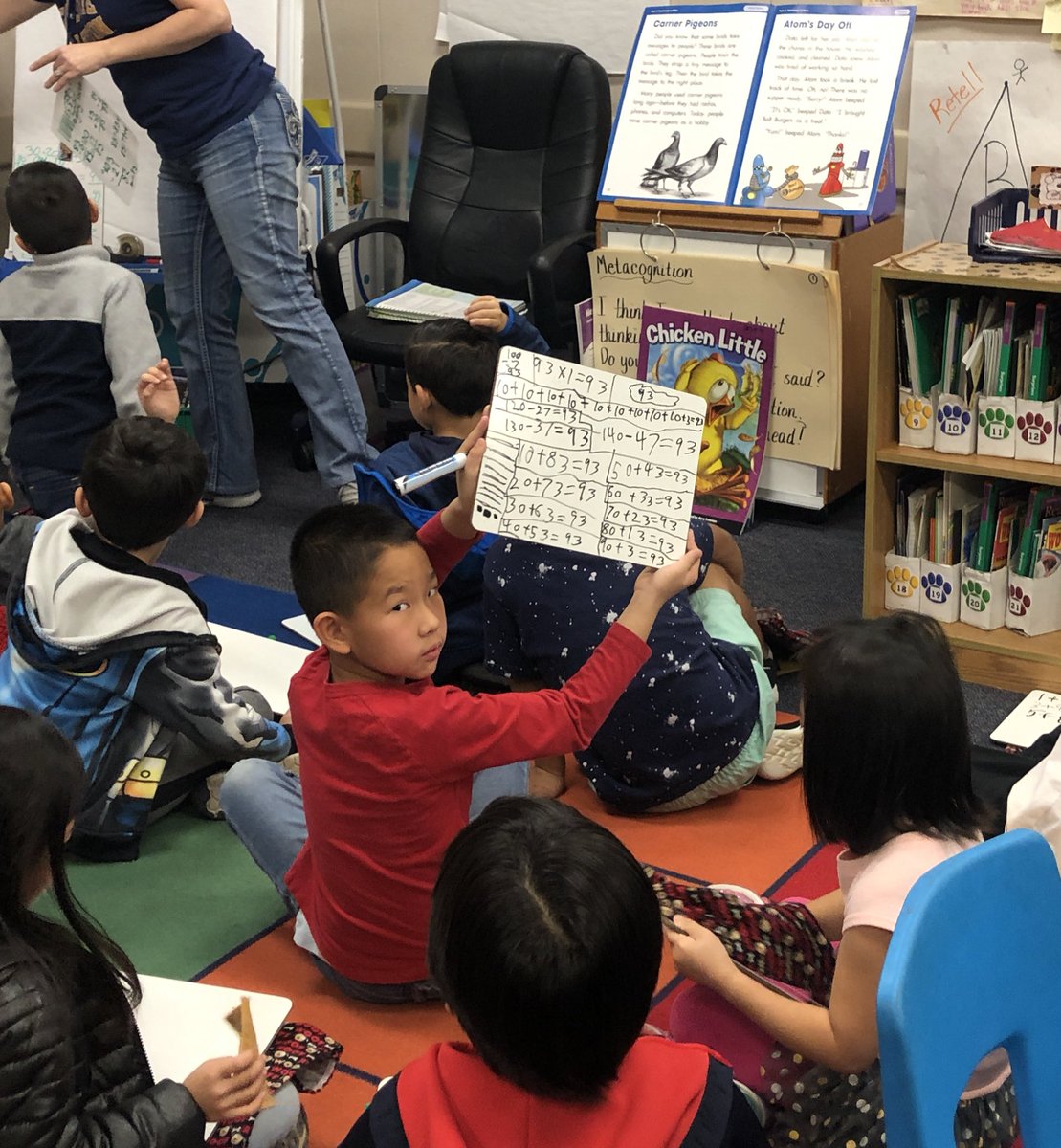 shelynsharks's tweet image. Ss in @HeidiGallegos19 create equations for the number of the day, 93. This is followed by using greater than and less than questioning on the 100s chart to determine the magic mental number. #numbersense #mathroutines #WeAreRUSD @rusdkids