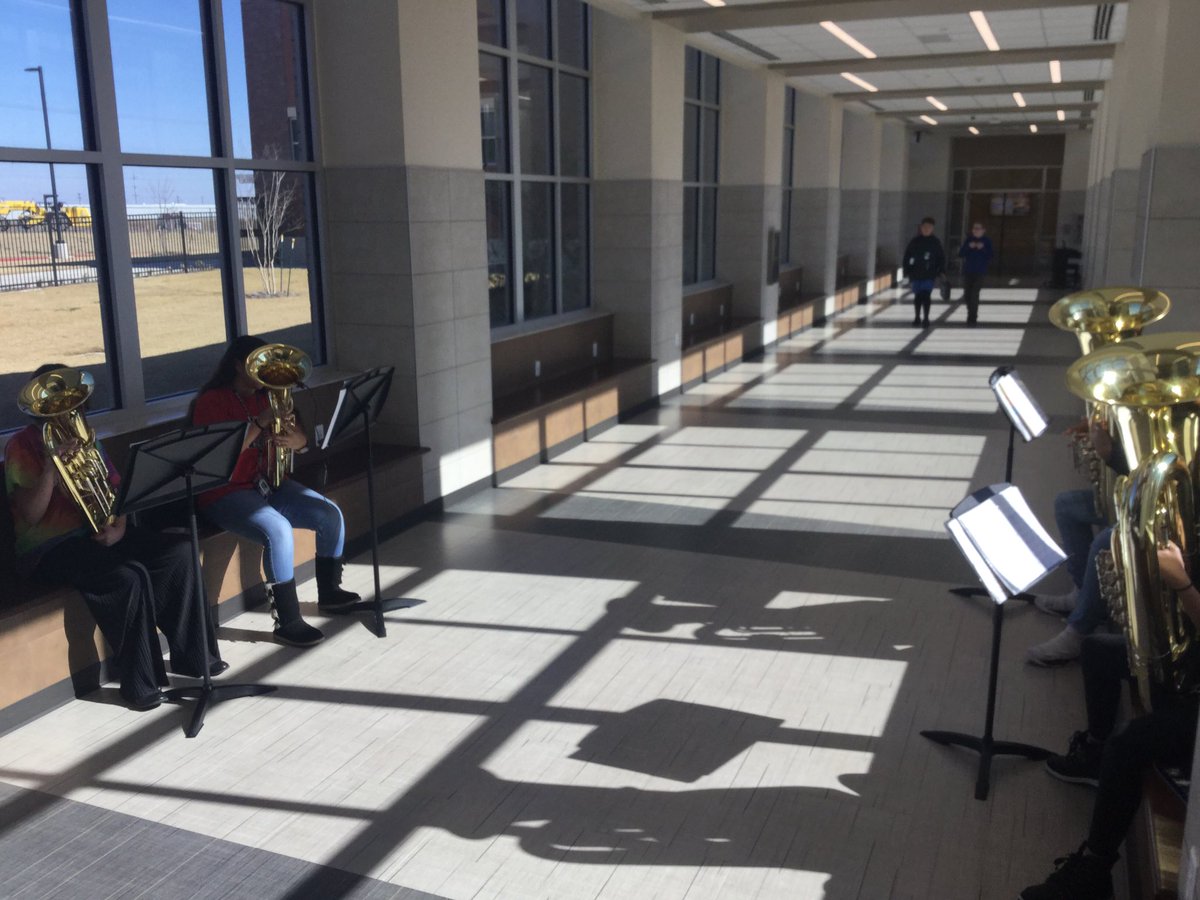 #lowBrass in the hall  ⁦<a href="/LeoAdamsMS/">Leo Adams MS</a>⁩ . It’s like we have a soundtrack to our daily life! #ExpectTheBest ⁦<a href="/LeoAdamsMSBand1/">Leo Adams MS Band</a>⁩