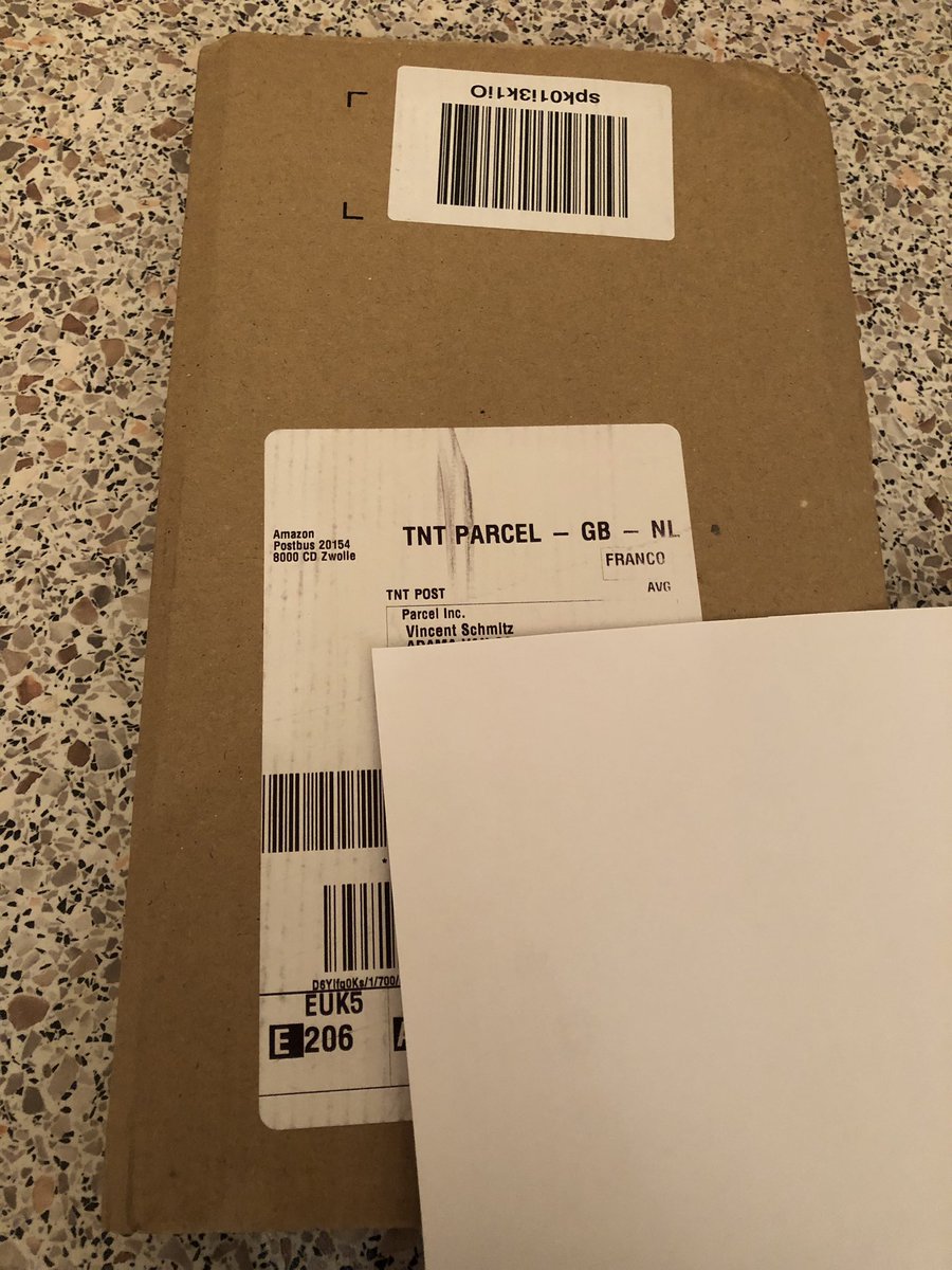 Vincent a Twitter: "Dit Amazon-pakketje lag gewoon voor mijn Niet in een brievenbus, maar de hal bij de lift. Is dat nieuws? https://t.co/jMcGDB6xiv" / Twitter
