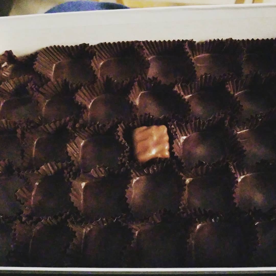 RheoThompson's tweet photo. @megrose84 shared with us a very sad moment... when you are down to your last Mint Smoothie®! Who else has been here? #chocoholicproblems #repost #mintsmoothie #nomnomnom #StratfordON https://t.co/pyCFeLapHC