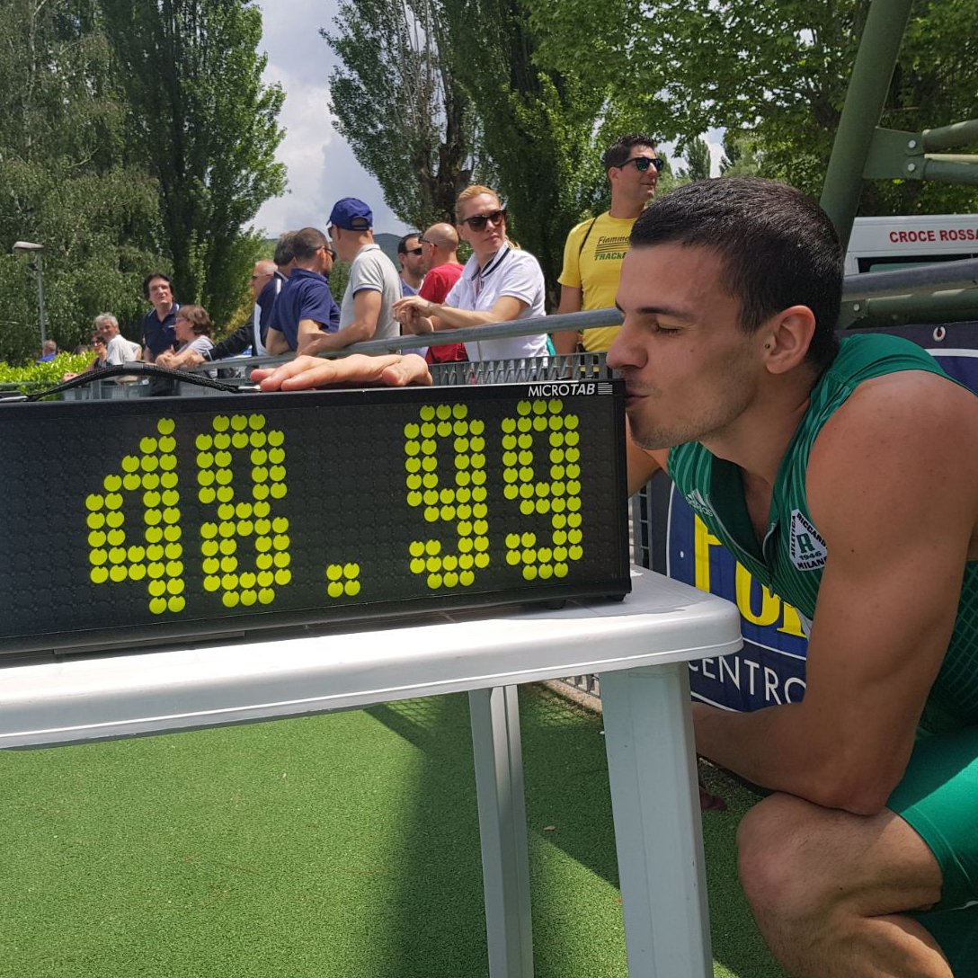 atleticaitalia's tweet photo. #atletica Il 26enne ostacolista Mario Lambrughi, quarto azzurro di sempre nei #400hs con il 48.99 dello scorso maggio, fa ufficialmente ingresso nell'Atletica Élite Club @Coninews @ItaliaTeam_it @FidalMilano 

LEGGI LA NEWS ▶️ https://t.co/S4IsiHp5xJ https://t.co/EZrUUS4Hfy