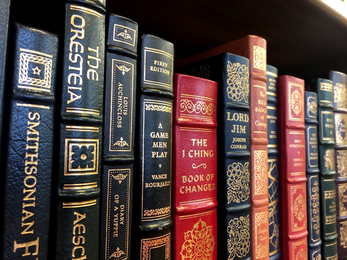 ABCBooksMo's tweet photo. Snap a photo of your bookshelf because today is Shelfie Day! 📚📸

#libraryshelfieday #bibliophile #bookish #book #booklovers #literature #reading #amreading #books #booklover  #bookworm #bookstore #bookaholic #abc #abcbooks #springfieldmo #bookshelf #bookclub #bookpost https://t.co/3gYkQ0zYxM