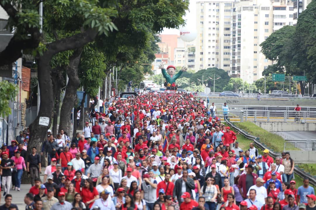 VillegasPoljak's tweet photo. #EnFotos | Manifestación Bolivariana rumbo a la Plaza O’Leary en defensa de #Venezuela y contra la intervención extranjera hoy #23Enero #23Ene #23E #LealesSiempreTraidoresNunca https://t.co/pkiPkjqnhc
