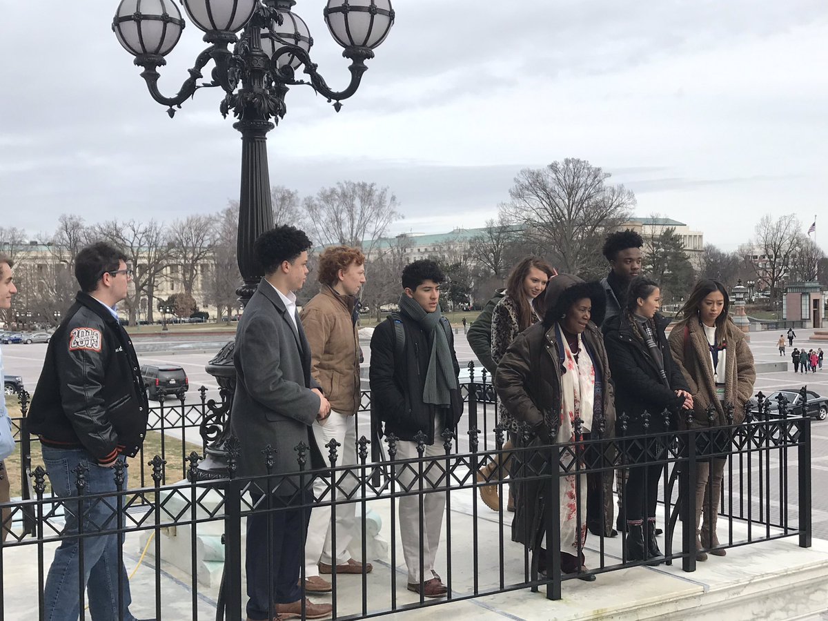 victakacs's tweet image. @StPiusX students meeting Congresswoman Sheila Jackson Lee (@JacksonLeeTX18 ) on the Steps of the Chamber of the US House of Representatives. @USHouseofReps @HoustonChron @CloseUp_DC #PanthersInDC