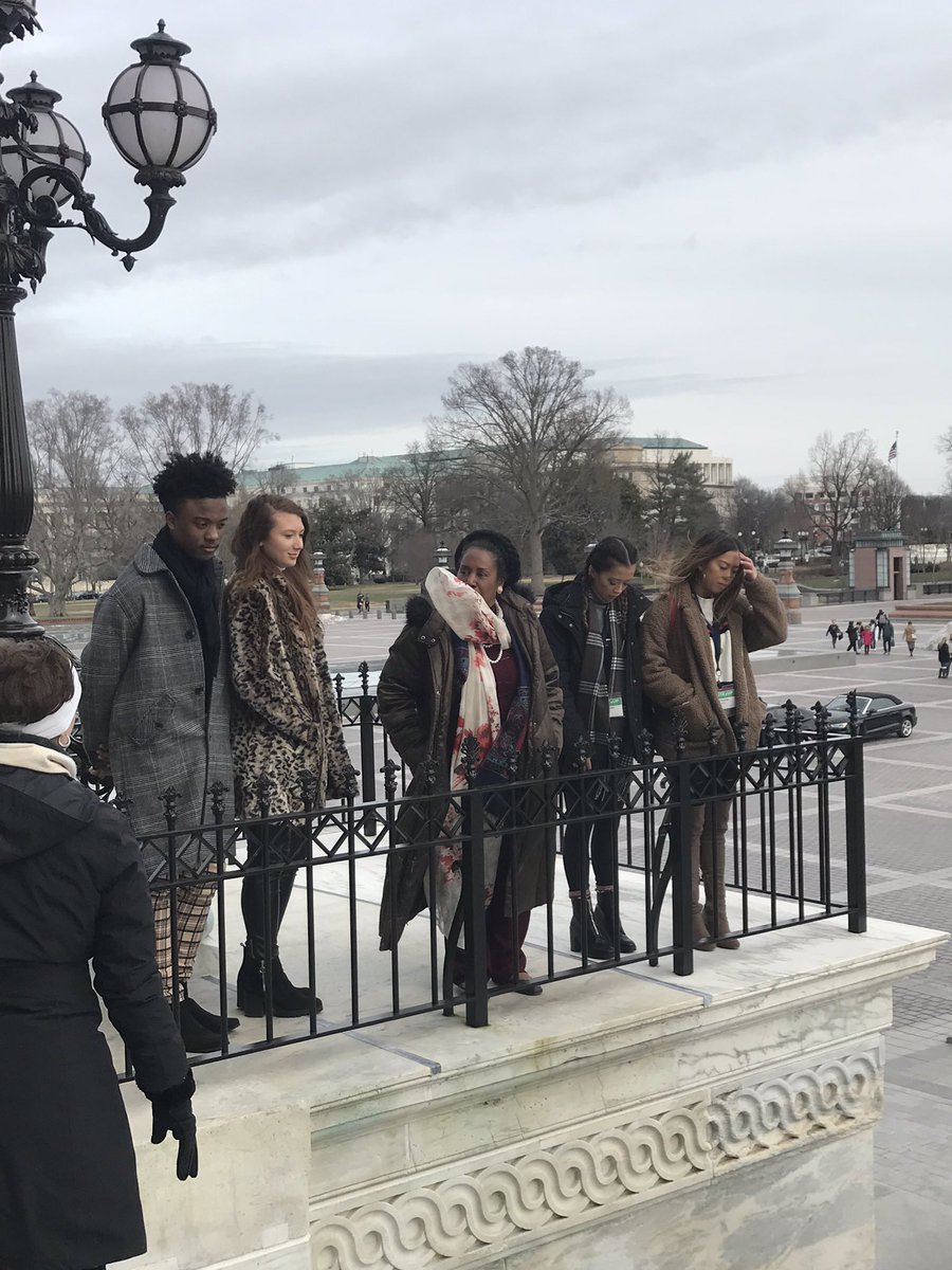 victakacs's tweet image. @StPiusX students meeting Congresswoman Sheila Jackson Lee (@JacksonLeeTX18 ) on the Steps of the Chamber of the US House of Representatives. @USHouseofReps @HoustonChron @CloseUp_DC #PanthersInDC