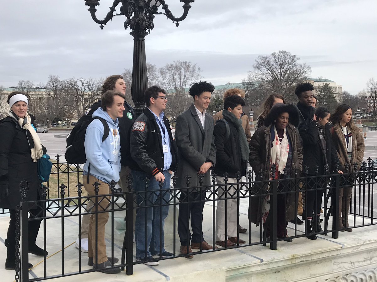 victakacs's tweet image. @StPiusX students meeting Congresswoman Sheila Jackson Lee (@JacksonLeeTX18 ) on the Steps of the Chamber of the US House of Representatives. @USHouseofReps @HoustonChron @CloseUp_DC #PanthersInDC