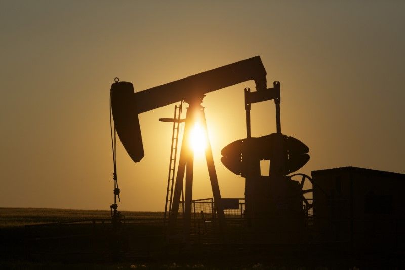 A Closer Look: Despite 60 percent support, Canada's Husky scrapped MEG oil merger | Reuters reut.rs/2CCuKAw | with <a href="/RodNickel_Rtrs/">Rod Nickel</a> <a href="/davidj_french/">David French</a>