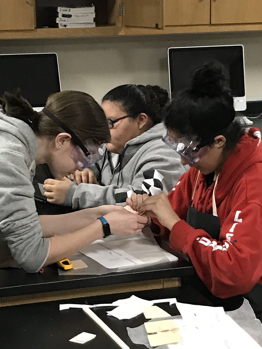 YsletaMSScience's tweet photo. Completing Gliders 2.0 @PLTWorg @Daniel_G1990 @reynahustles https://t.co/xnajS8R9I7