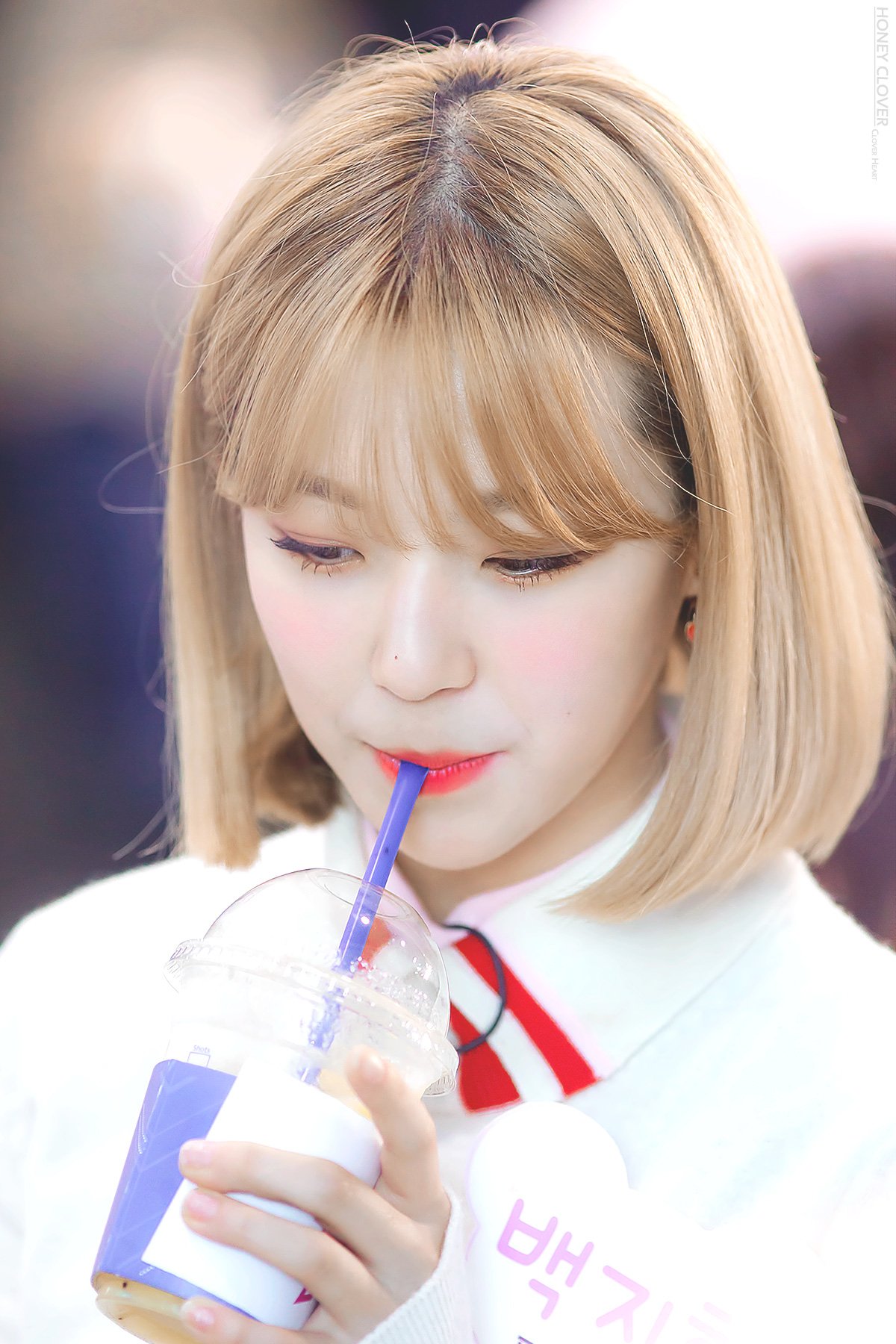 DxniBooUUAAfz4M.jpg:orig