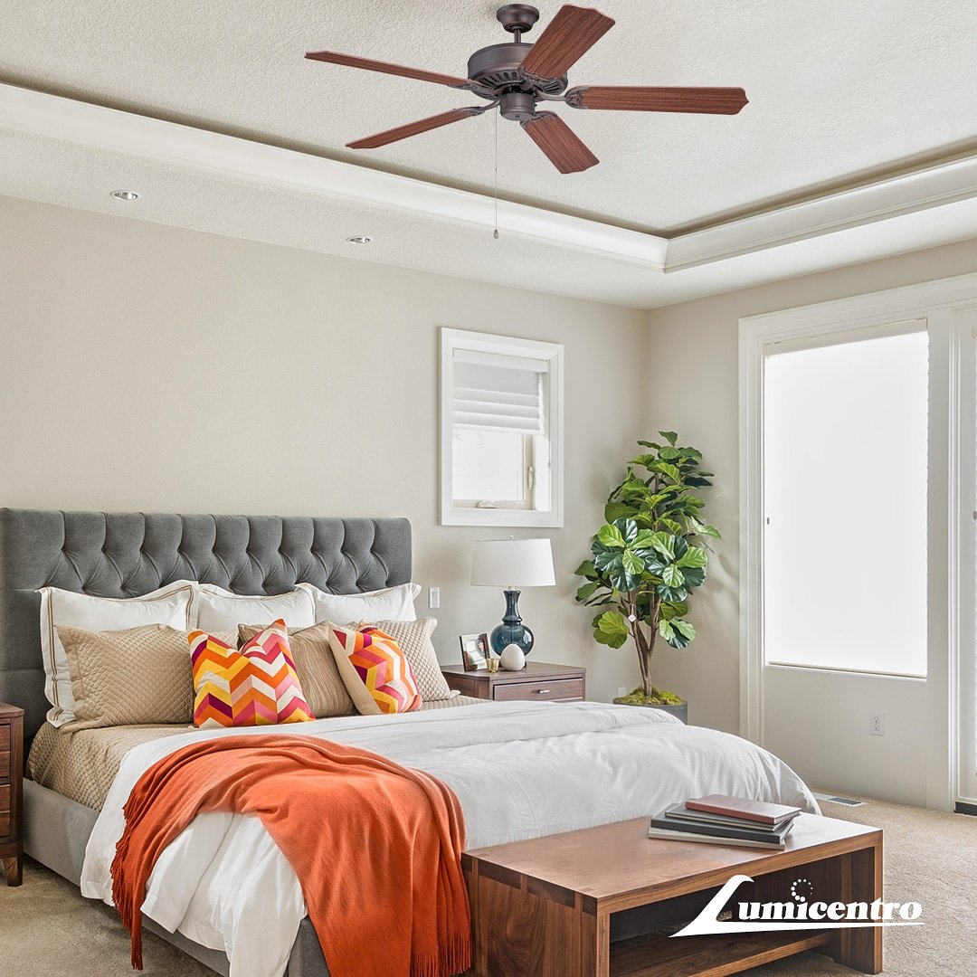 Los abanicos de techo deben ir acorde al tamaño de la habitación y ser instalados en el centro de la misma.

#lumicentro #light #lumitips #lighting #pty #panama