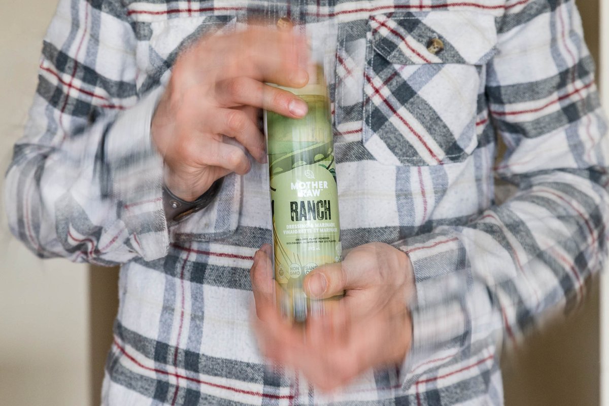 Shake it, baby! 🕺🏻 Your Mother Raw dressings need a good shake when you take them out of the fridge. We make no apologies - It’s totally natural! The high-quality cold pressed extra virgin olive oil we use as the base in our products will separate and solidify in the fridge.