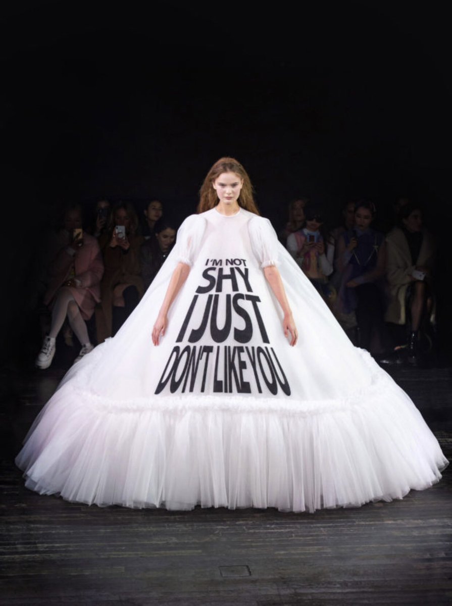 Message in a dress 📌