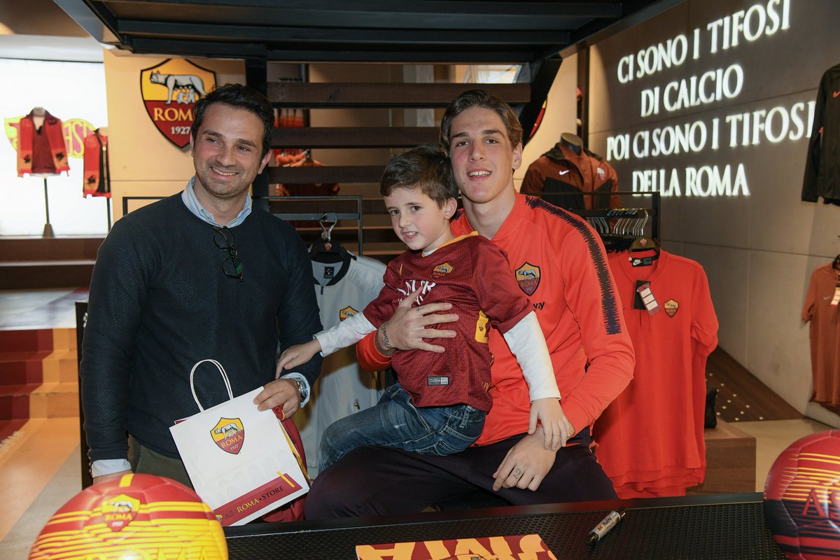 AS Roma @OfficialASRoma