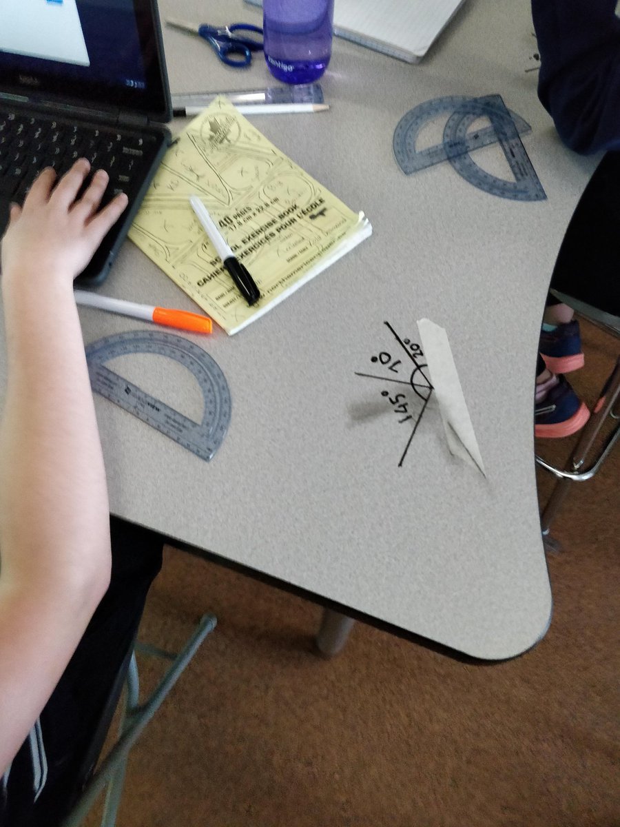 marchioneem's tweet image. Our &quot;Minds On&quot; task to create #bisectors and intersecting lines. Learners practicing on desks when one asked if they could DOCUMENT their learning! Suddenly more of community wanted to document too! Ownership of learning! 😊 @DesmondHDSB @HDSBMath @mssackstein #HackAssessment