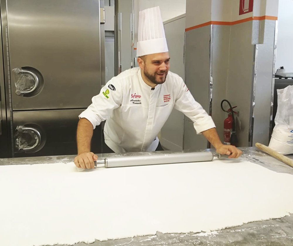 Pasticceria: non c'è lavoro più bello.
#pastrychef #cakedesign #cakedesigner #pastrydesign #pastrydesigner #pasticcere #pasticceria #pasticceriaartigianale