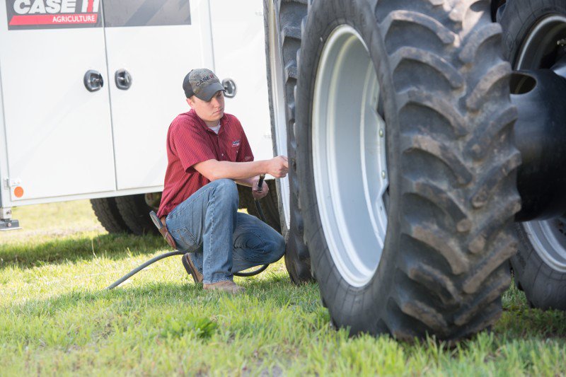 DeltaGrp's tweet photo. An efficient tractor starts with a good tire guage! https://t.co/dZha92LjqJ https://t.co/OCrZl4eZc2