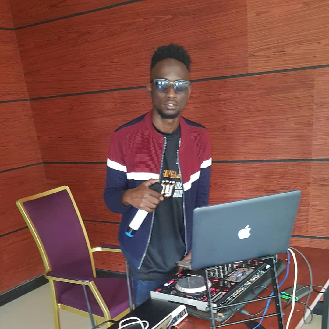 ShyDeejay's tweet photo. #NewProfilePic https://t.co/VA10YTWqLg