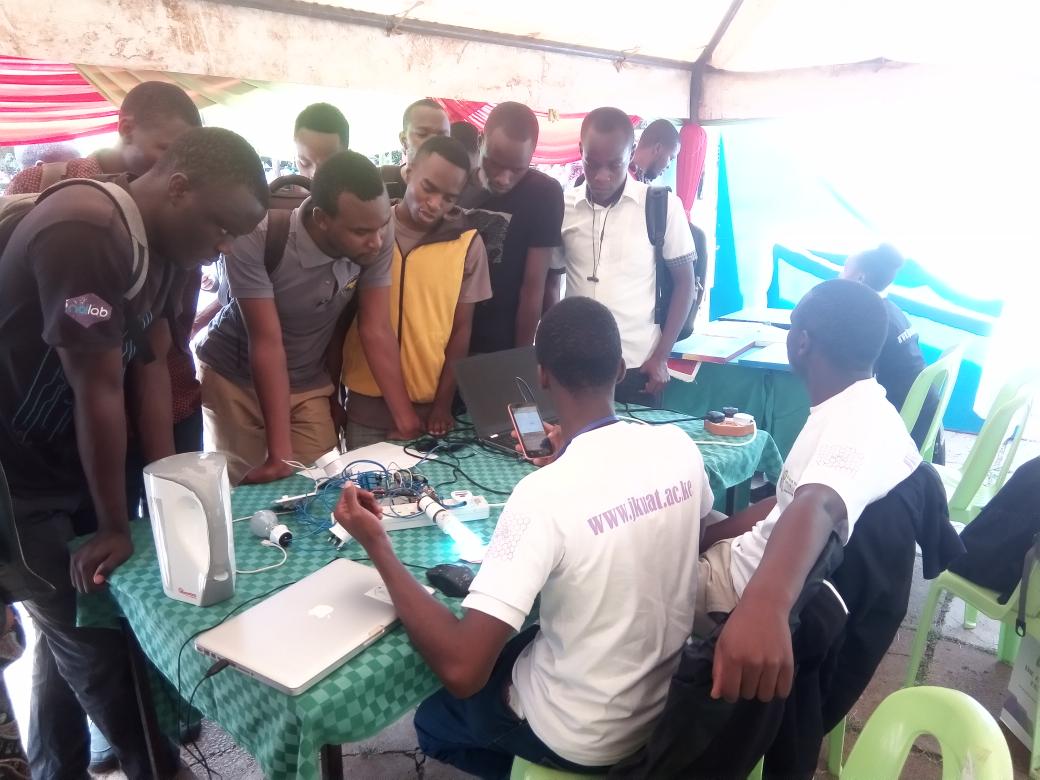 gdgcampusJKUAT's tweet photo. What about this🙌🙌💯😊😱!!
#zimanatext by @dennokicks
An application that enables users to automatically switch on and off their appliances remotely by either using the app or default SMS.
😊Yet another DSC success story
#dscsuccessstories
#TechExpo9 https://t.co/wjb9NtfROs