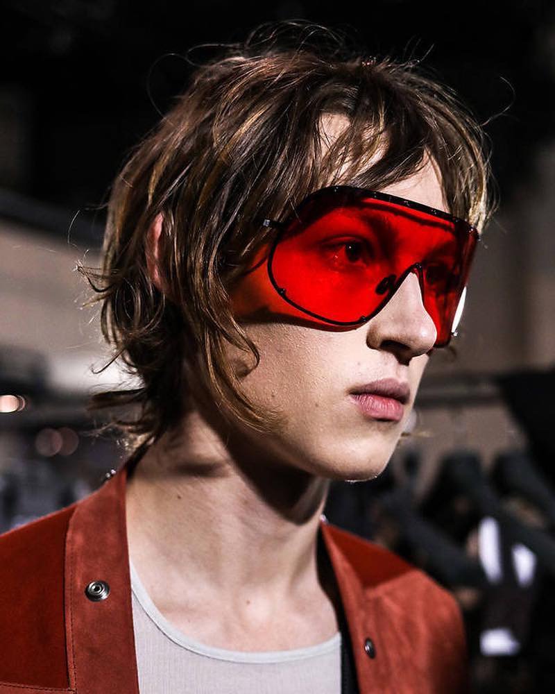 NewYorkModels's tweet photo. RICK OWENS 🔴⚫️ Backstage with #SamuelWilken in red-hot shades at @RICKOWENSONLINE 🇫🇷 #FW19 #PFWM #NYMMMen https://t.co/CrcclFs1hw