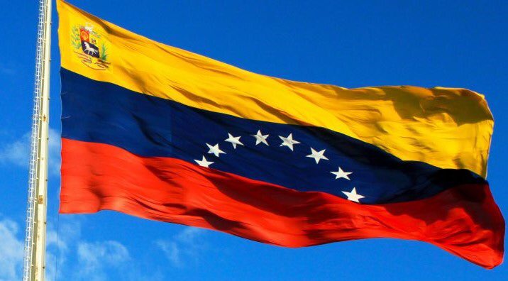 SergioMassa's tweet photo. El mundo le da la espalda
a la dictadura de Maduro
y empiezan a soplar
vientos de libertad. 
Fuerza Venezuela.
#VenezuelaGritaLibertad https://t.co/xjHKbf4lH4