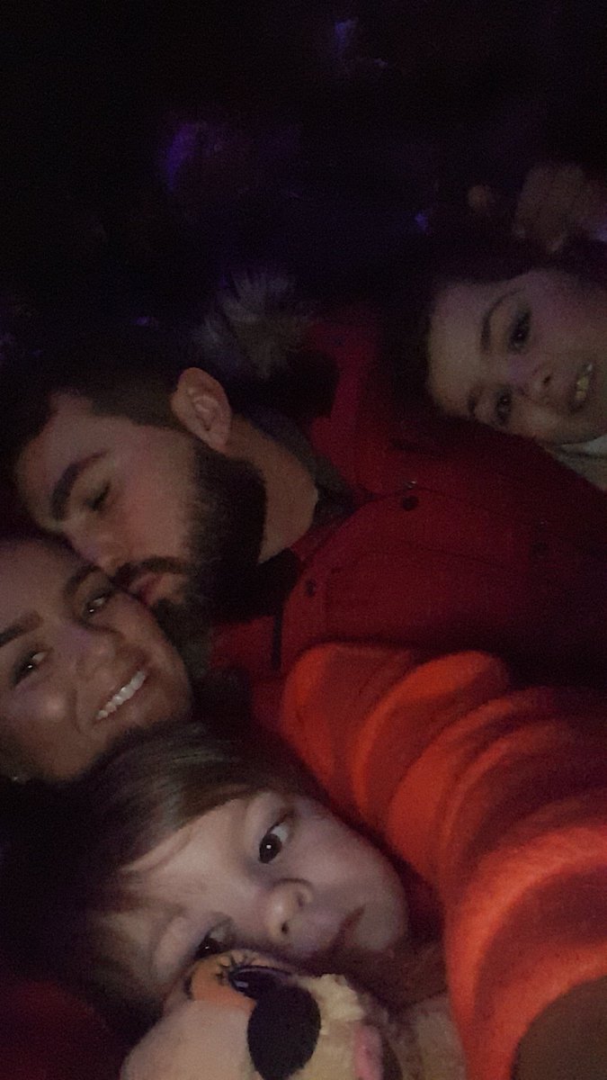 EdelCSxx's tweet image. "Knew you were perfect after the first kiss"❤👨‍👩‍👧‍👦