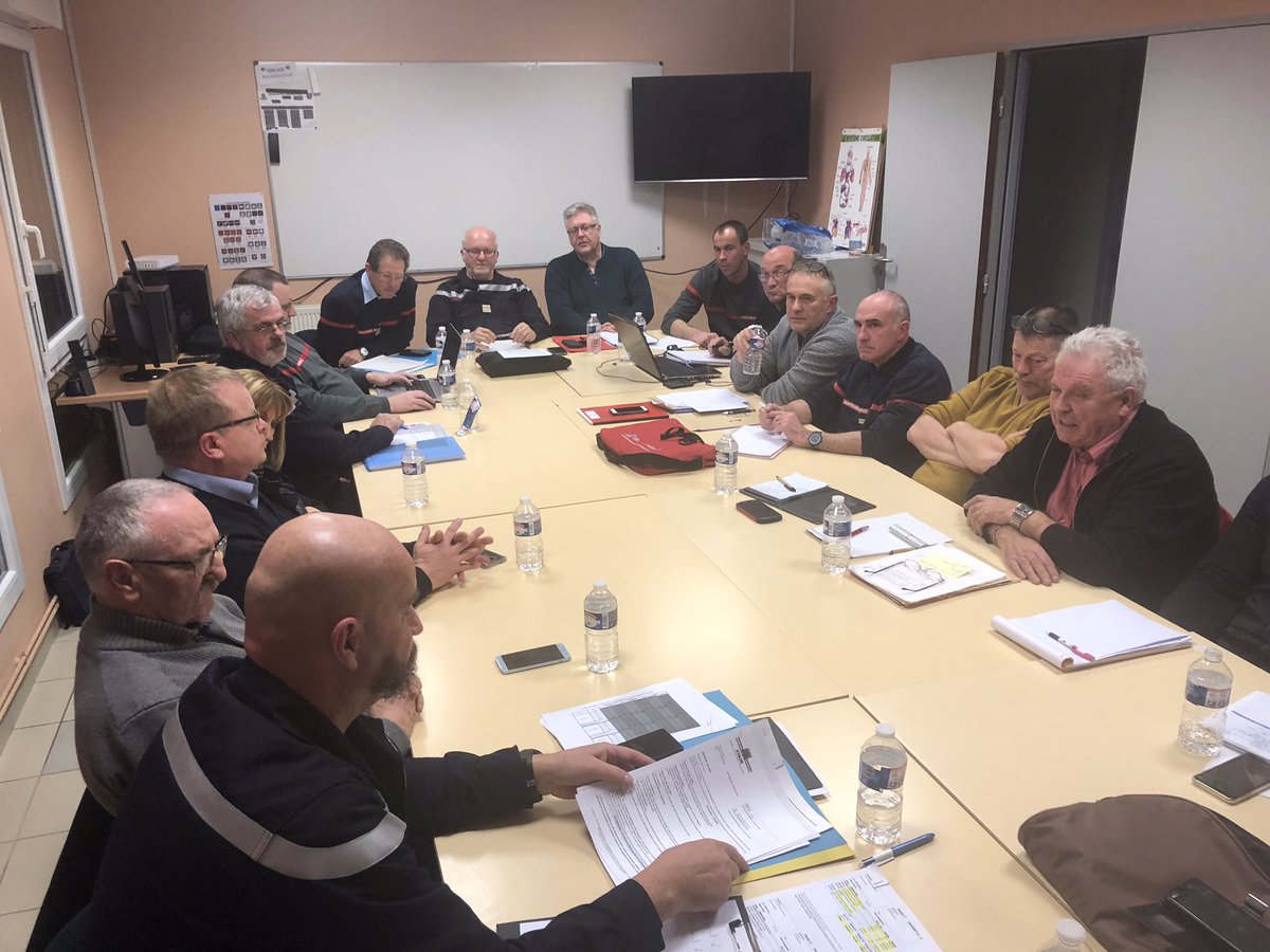 udsp57's tweet photo. Ce soir, réunion du Conseil d’Administration de l’#UDSP57 au CI de Verny https://t.co/GYpN3mSumr