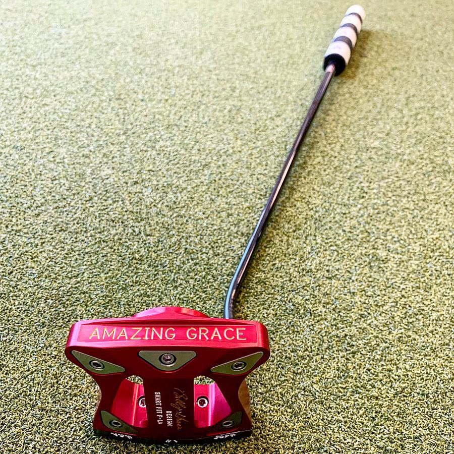 For all the lefties out there looking for something new and exciting to put in the bag, the search is over! Come check out the Amazing Grace by @bobbygraceputters. 

#AmazingGrace #MGAdvantage