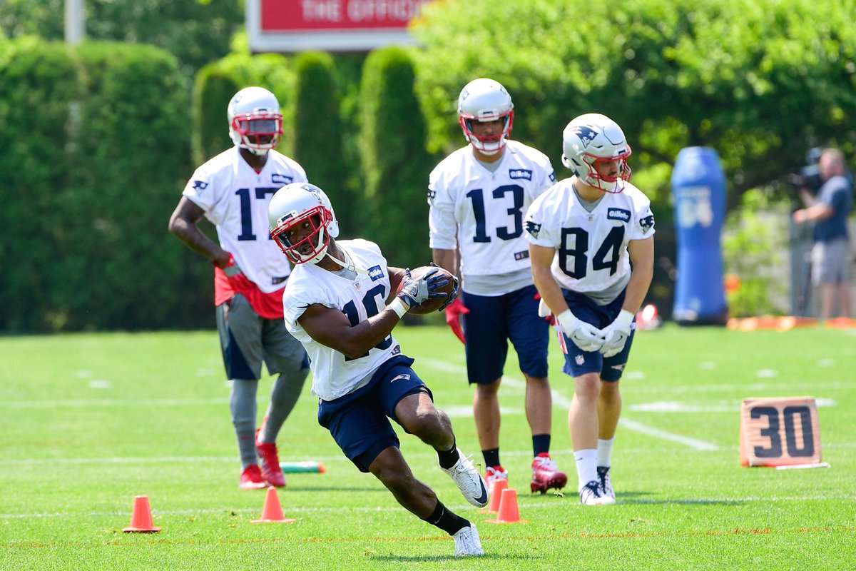 For the people who say I NEVER played for the Patriots.

Here is an in-game photograph of me catching a game winning touchdown pass in overtime from Tom Brady against the Knicks.