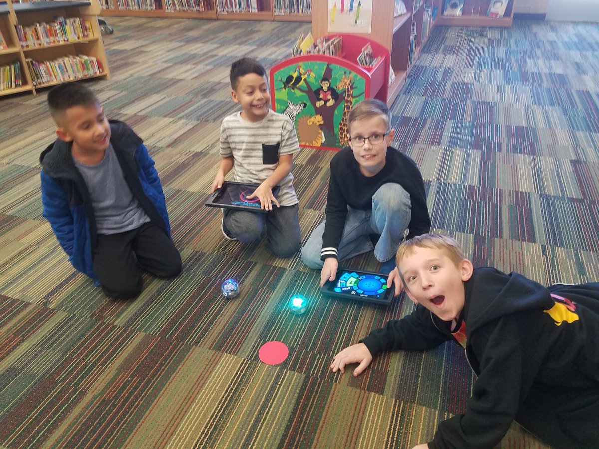 MrsPruenteCCE's tweet image. Sphero races, Meebot dancing,  3D bug printing,  Tynker creations galore! Coding club had a final fall meeting bonanza! 
#codingatthecastle 
#ccepride 
#thisismidway 
@Sphero 
@JIMURobot 
@gotynker 
@UBTECHRobotics 
@CastlemanCreek