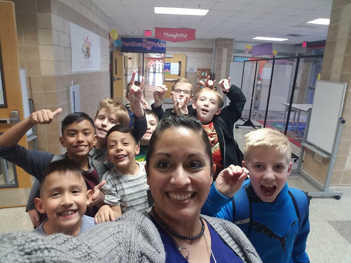 MrsPruenteCCE's tweet image. Sphero races, Meebot dancing,  3D bug printing,  Tynker creations galore! Coding club had a final fall meeting bonanza! 
#codingatthecastle 
#ccepride 
#thisismidway 
@Sphero 
@JIMURobot 
@gotynker 
@UBTECHRobotics 
@CastlemanCreek