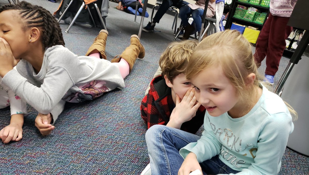 tpodlynn's tweet image. Turn and whisper to your neighbor about which number sentence is correct. And surprise! It was both! #commutativeproperty #smallgroups #mathrotations #CFISDspirit #pumapride #postmapumas @PostmaPumas