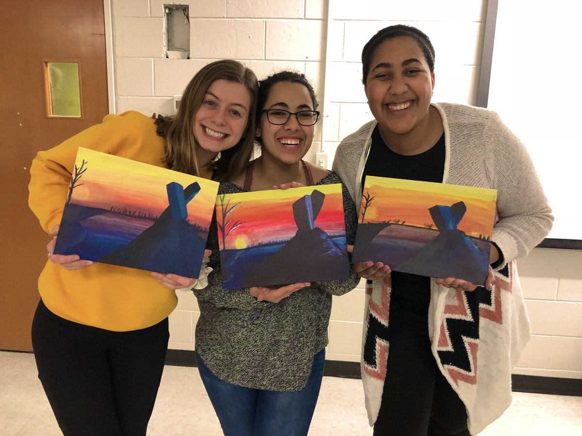 Thanks to Artists in Community Education program at <a href="/QueensEduc/">Faculty of Education</a> for a fun educational art night! #bookalicious #blockpainting #EveningwithACE #ArtEducation 🎨📚🔖 <a href="/MsBailis/">Ms. Bailis</a> <a href="/MMentiady/">Ms. Mentiady</a>