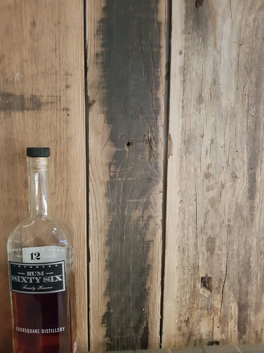 theheathmount's tweet photo. A featured Rum that we love is the @rumsixtysix family reserve 12 year old. A vibrant golden rum. On the nose there are aromas of raisins and hints of vanilla. The delivery is complex yet smooth.
We enjoy it most on rocks with a slice of lime. Also fantastic with a mixer. #Rum https://t.co/7Bf8kT9ZFx