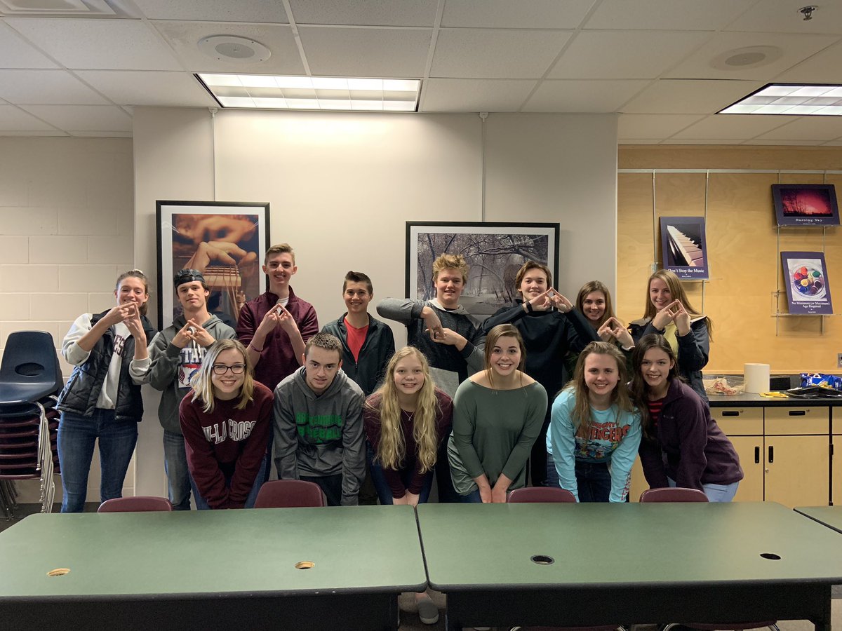 mndeca's tweet image. Love seeing students and advisors hard at work planning an awesome District 5 competition🔷