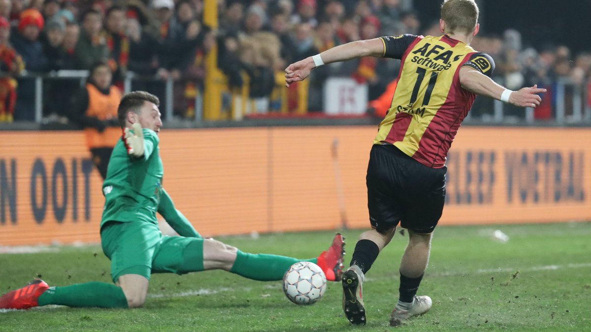 KV Mechelen bijt de tanden stuk op 10-koppig Union. Het komt in de heenwedstrijd van de halve finales niet verder dan 0-0 Achter de Kazerne.

Bekijk hier de hoogtepunten uit de wedstrijd. #CrokyCup 

nieuws.vtm.be/stadion/sport/…