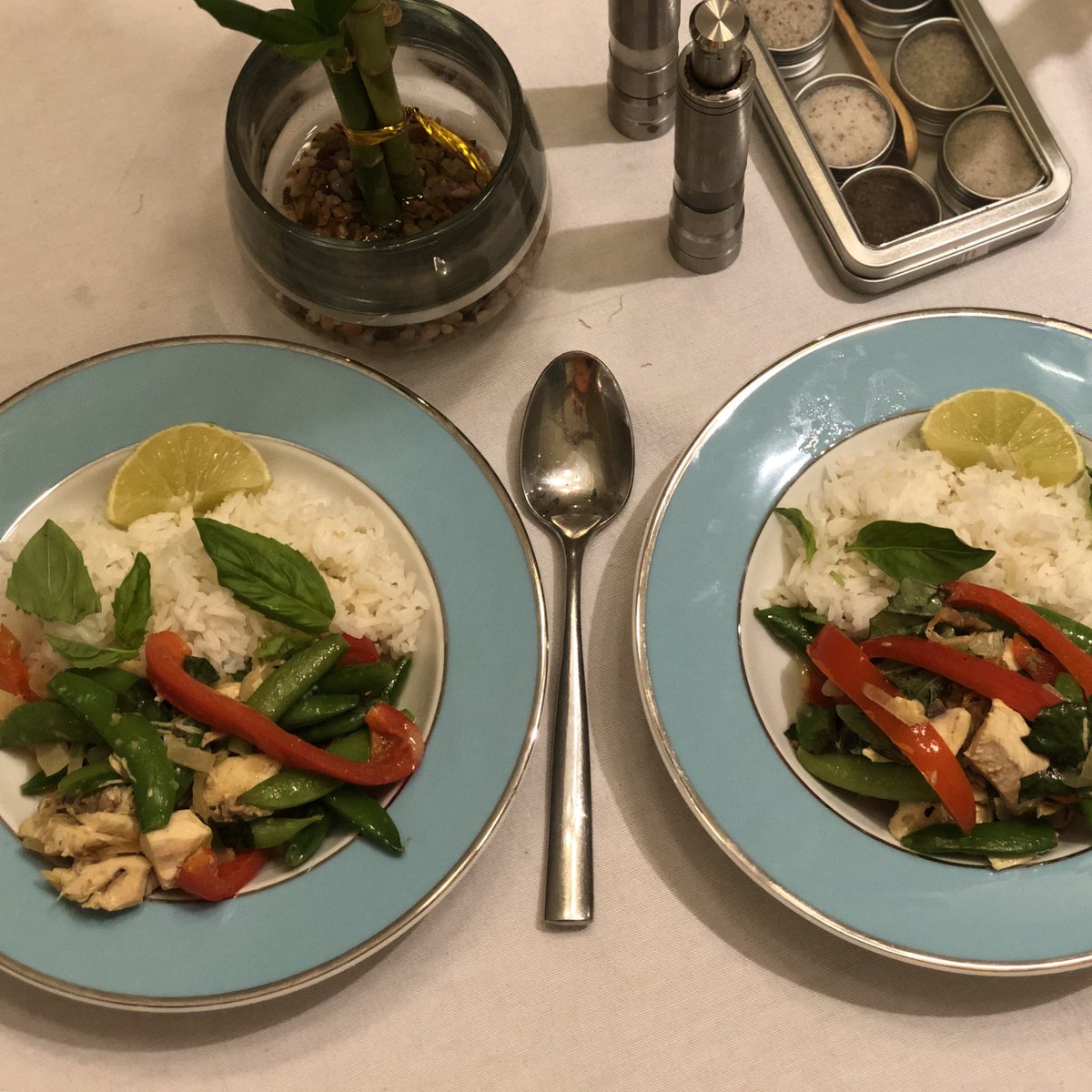 MADarlington's tweet image. Dinner time, Green Curry Rotisserie Chicken with Bell-peppers and sugar peas.     #COOK90
#HELLO2019
#Homecooking
#LongBeachHomeCooking
#MichelleDarlington
#longbeach
#california
#DarlingtonImages