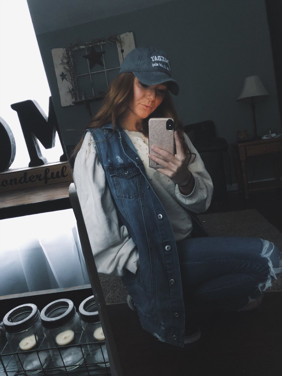 BennettReg's tweet photo. Born with good jeans 😉💙 https://t.co/2jUxj4XK3J
