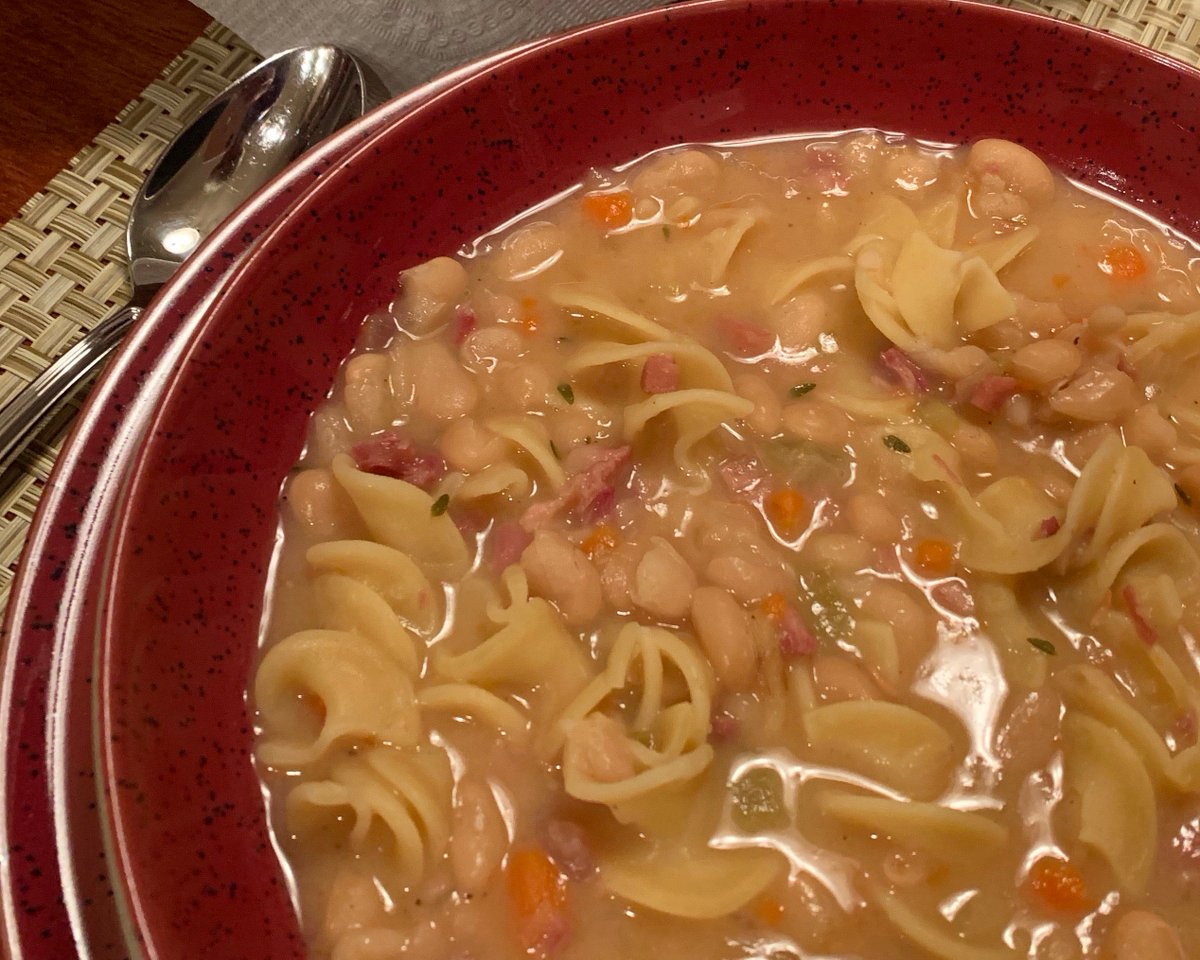 OhioSoutherner's tweet photo. #Instantpot Ham and Bean Soup #yummyfood #comfortfood #fastandeasy  https://t.co/8s105Fa4JH https://t.co/ATfalWFPBR