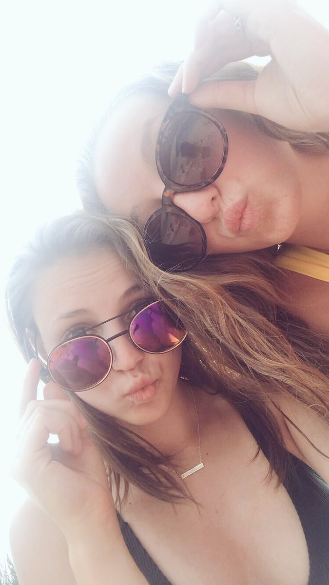kt_januck's tweet photo. Happy Birthday Allie 🎉🎂🎁🎈I hope you have a happy day filled with lots of wishes!!! 💖 @alliecrist https://t.co/3tamoOdvUM