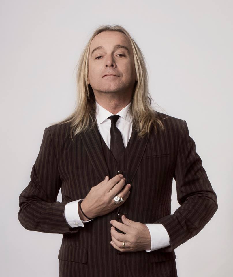 Happy birthday Robin Zander! one of my favorite bands! 